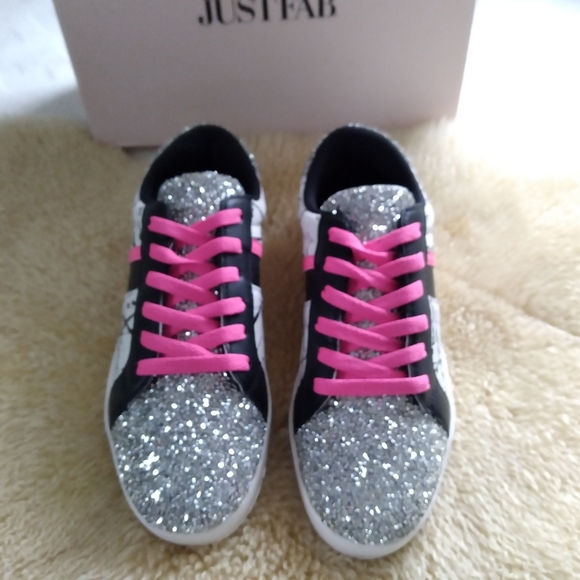 N.I.B. JustFab 'Wyatt' Sneakers - Picture 3 of 12